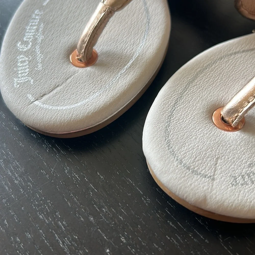 Brand new, juicy couture, little girls, glitter rose gold thong sandal